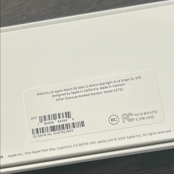 NWT Apple Watch SE (2nd Gen) w/ GPS 40mm - Picture 14 of 15